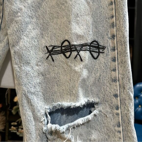 Forever 21 Embroidered Angel Doodle Jeans Size 29 - Picture 7 of 13